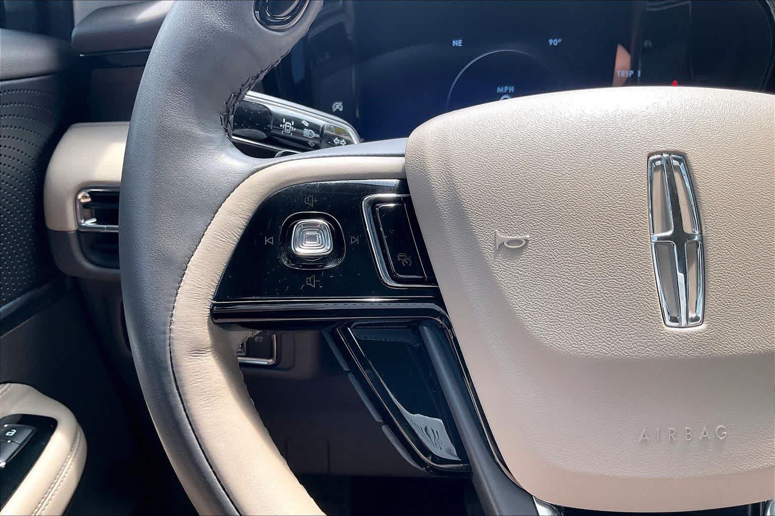 Used 2023 Lincoln Corsair Reserve FWD image 18