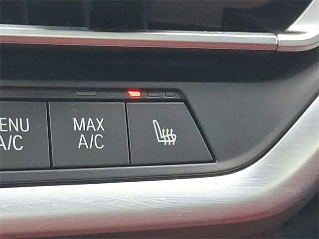 Used 2025 BMW X4 xDrive30i w/ Premium Package image 19