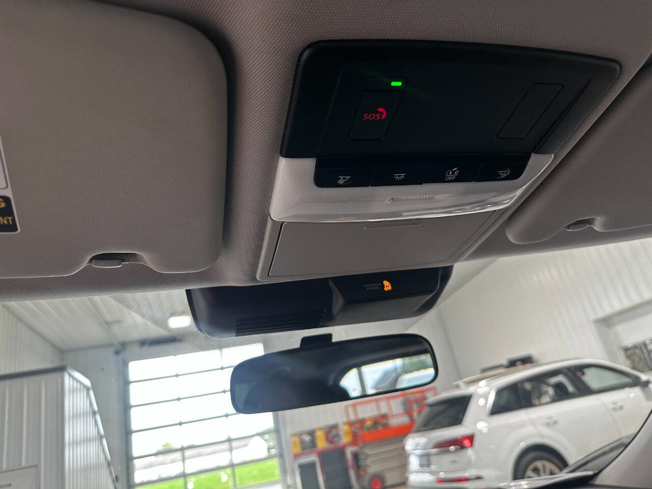 Used 2023 Mitsubishi Outlander ES image 38