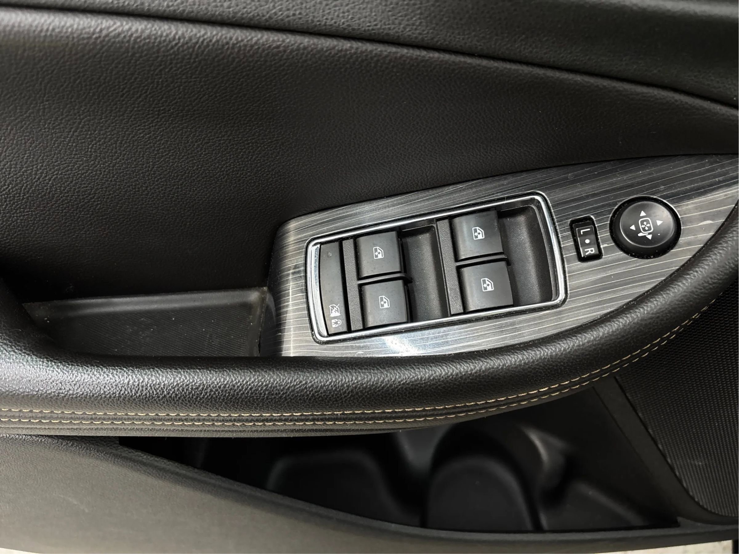 Used 2018 Chevrolet Impala LT w/ LT Entertainment Package FWD image 40