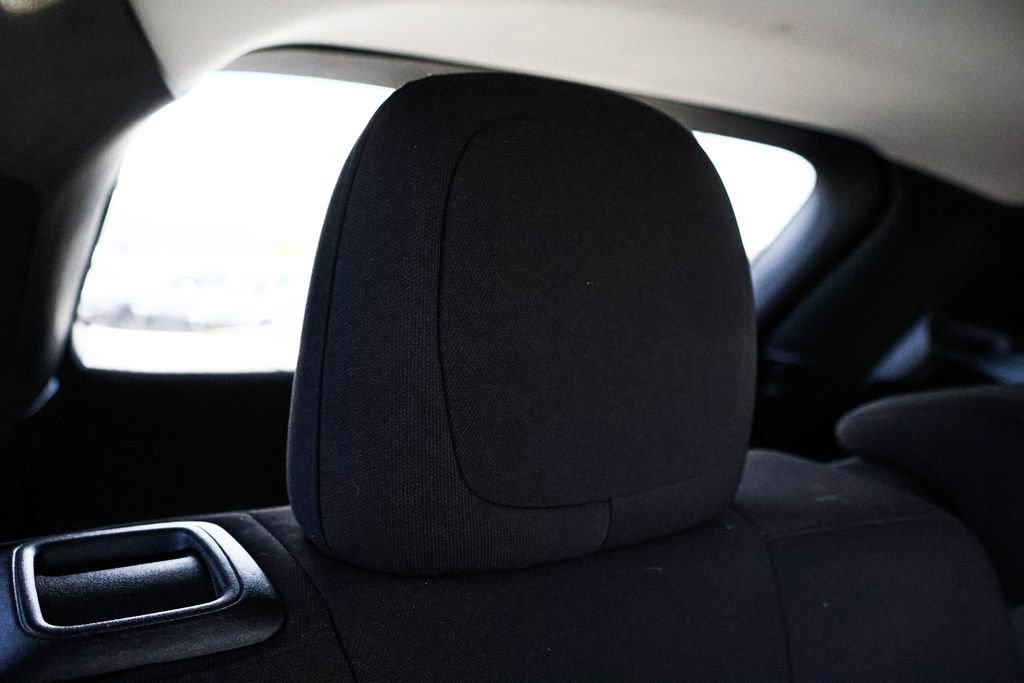Used 2019 Jeep Cherokee Latitude AWD/4WD image 32