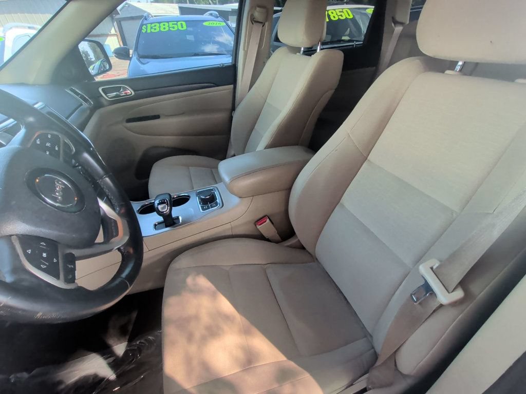 Used 2015 Jeep Grand Cherokee Laredo w/ Quick Order Package 23E AWD/4WD image 14