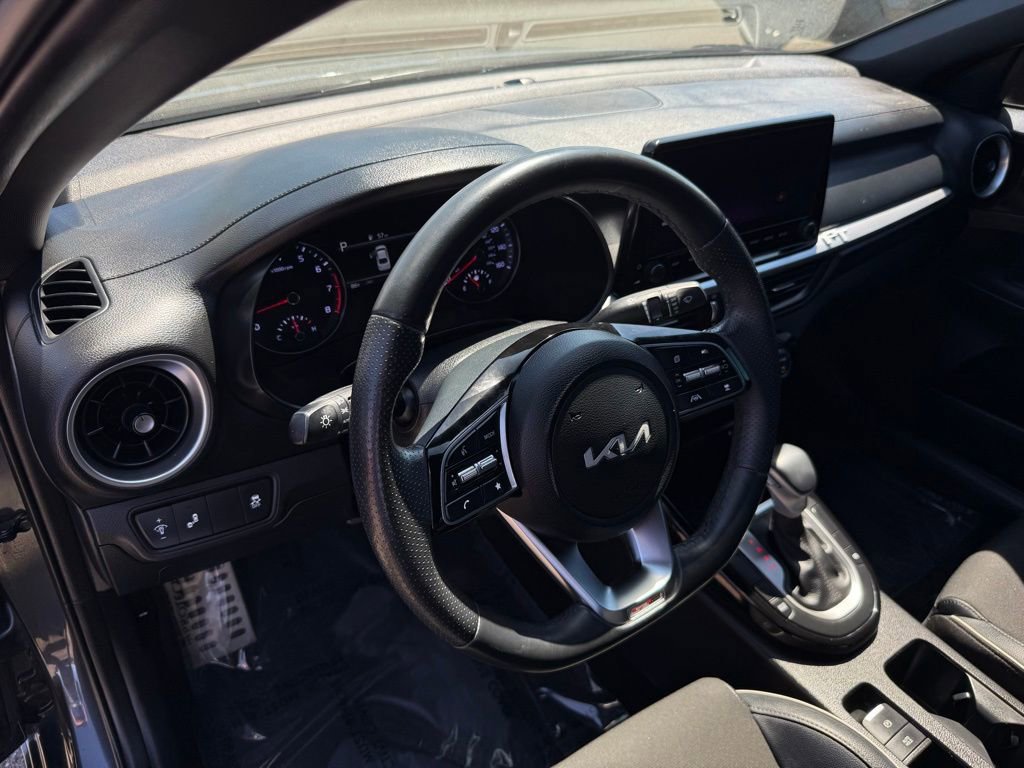 Used 2023 Kia Forte GT-Line w/ GT-Line Premium Package image 18