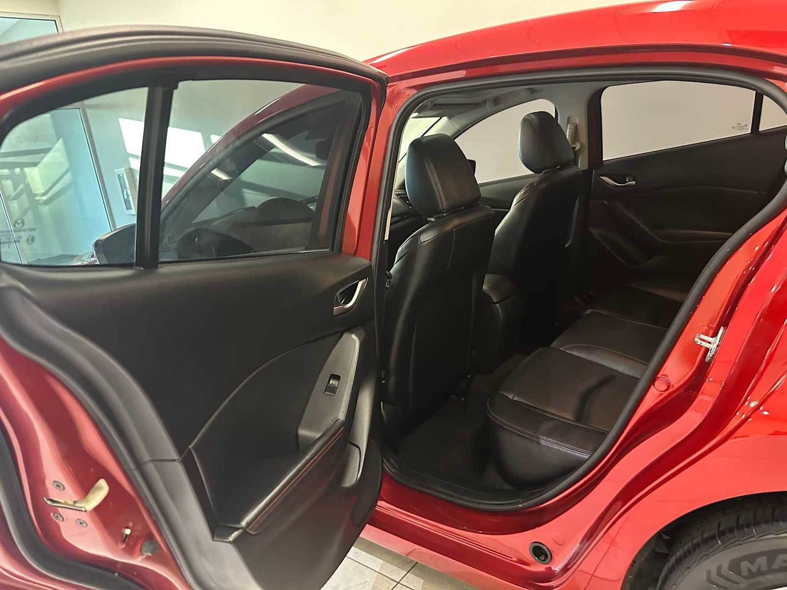 Used 2015 MAZDA MAZDA3 i Grand Touring image 25