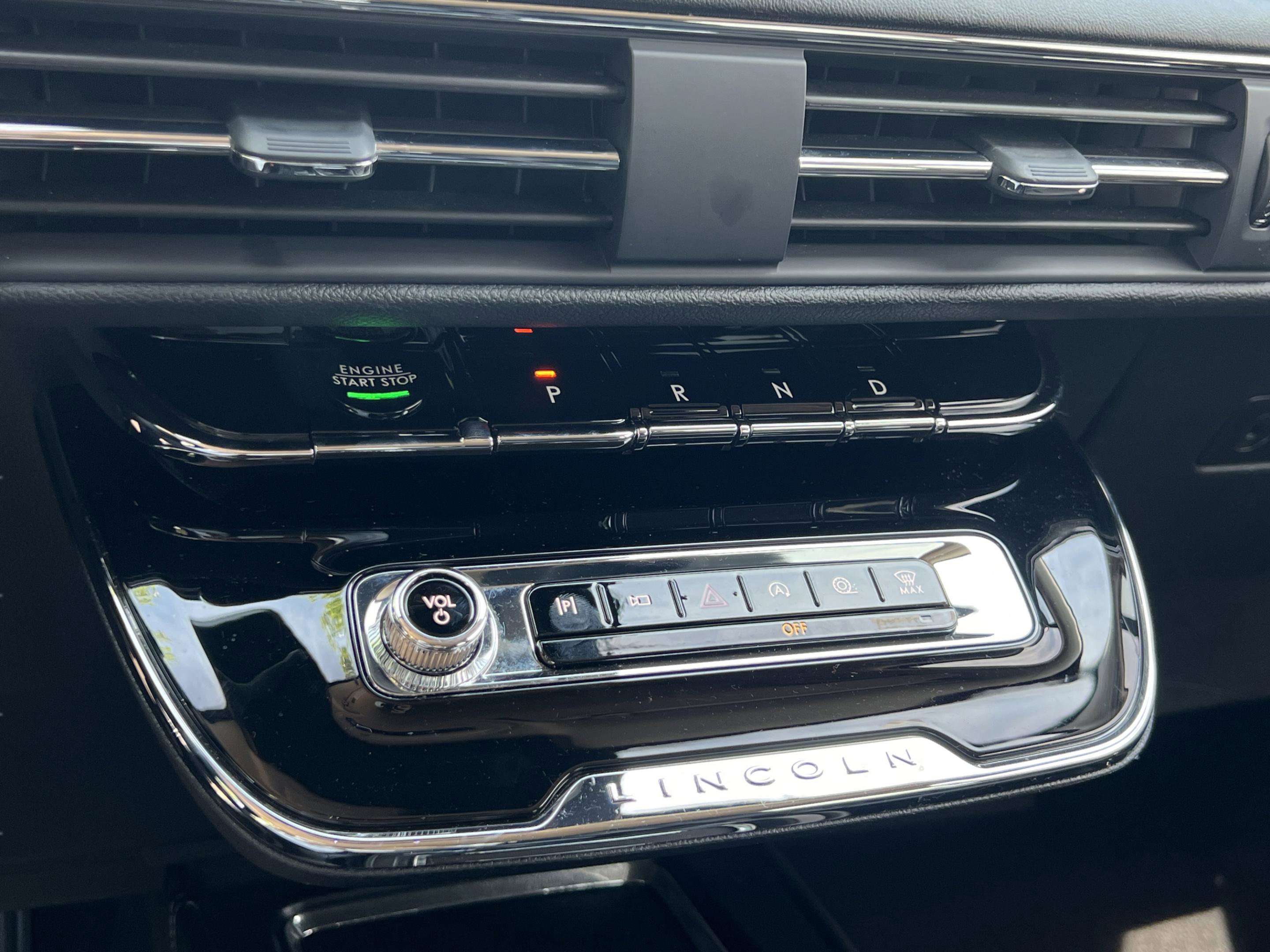 Certified 2023 Lincoln Corsair AWD image 18
