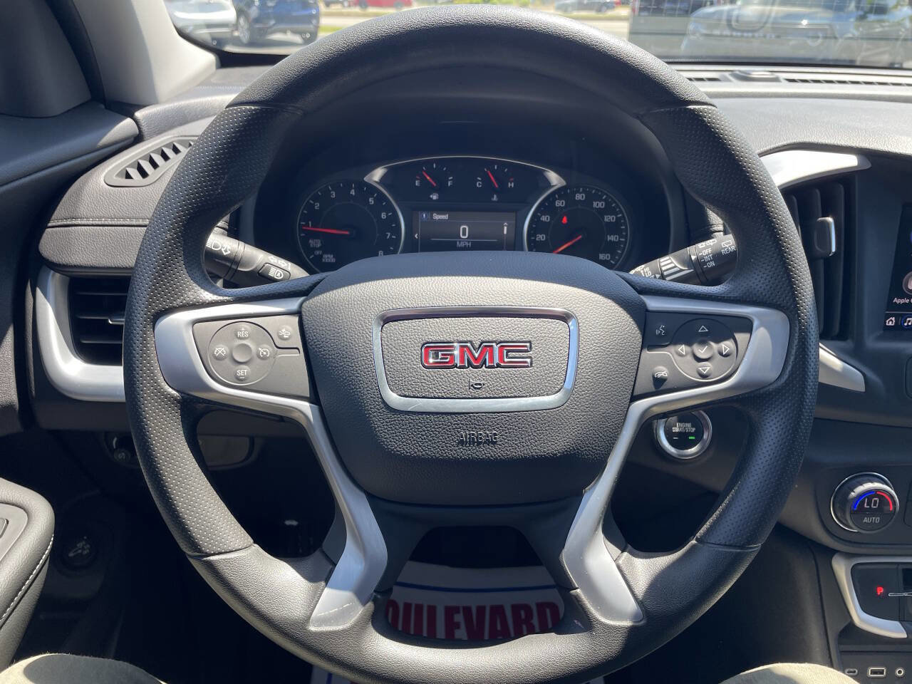 Used 2024 GMC Terrain SLE w/ Driver Convenience Package AWD/4WD image 16