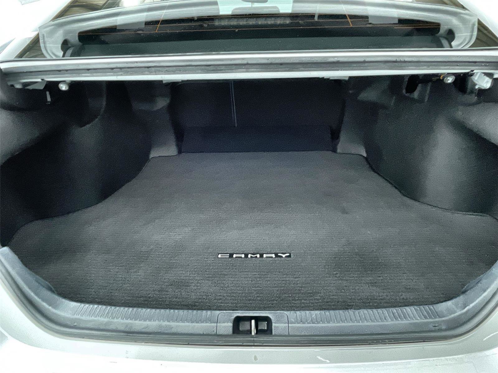 Used 2022 Toyota Camry XLE w/ Carpet Mat Package (TMS) image 29
