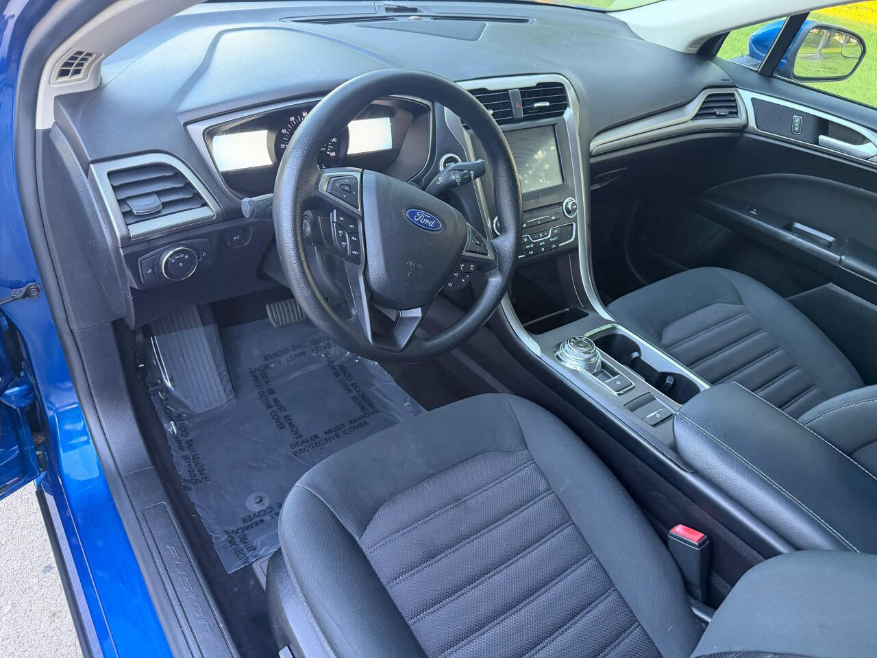 Used 2018 Ford Fusion SE w/ Fusion SE Technology Package FWD image 8