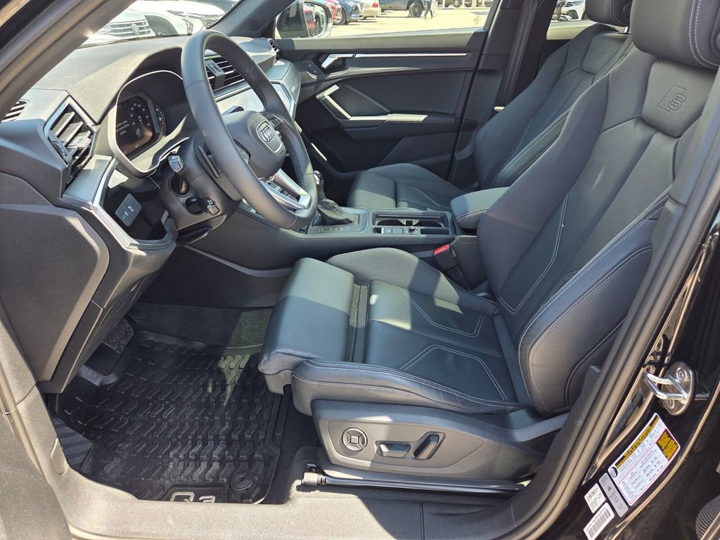 Used 2024 Audi Q3 2.0T Premium Plus w/ Premium Plus Package AWD/4WD image 5