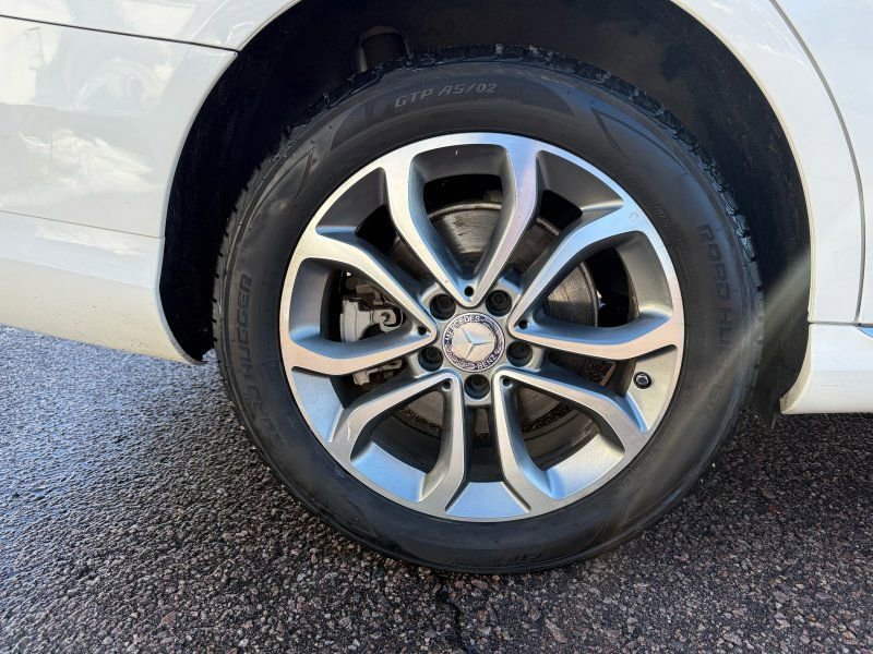 Used 2015 Mercedes-Benz C 300 4MATIC Sedan image 9