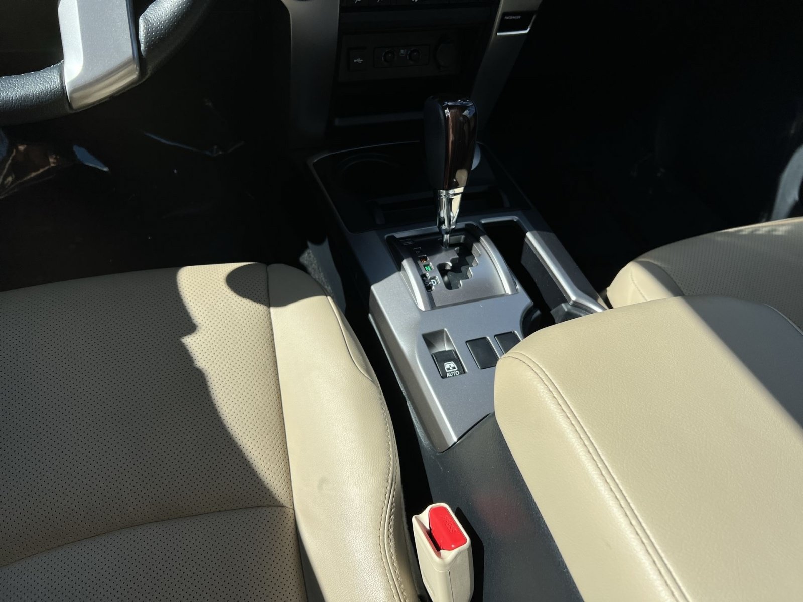 Used 2023 Toyota 4Runner Limited AWD/4WD image 23