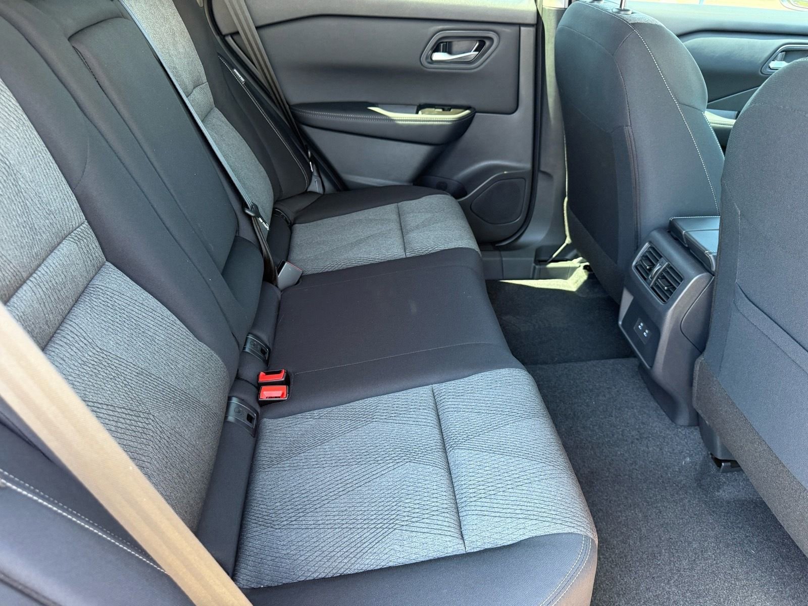 New 2026 Nissan Rogue SV image 27