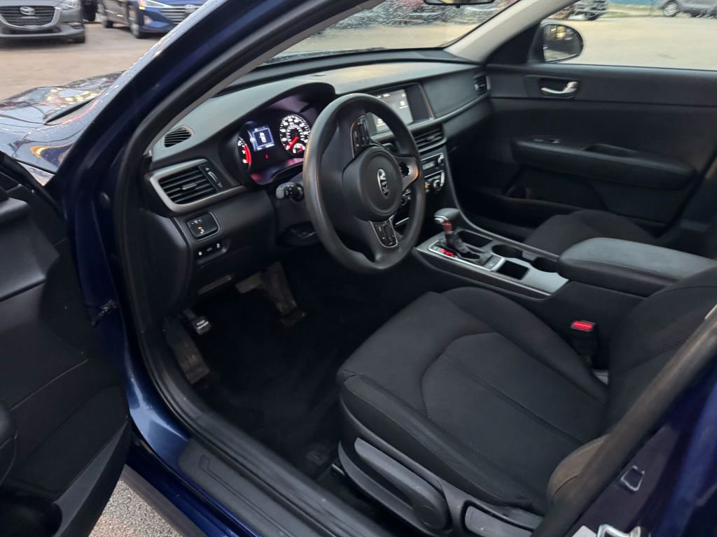 Used 2018 Kia Optima LX image 25