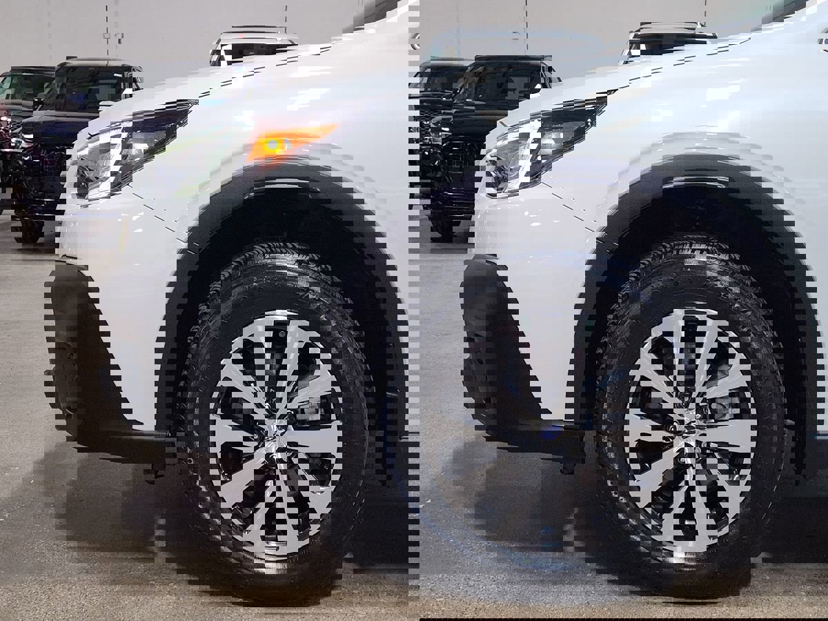 Used 2021 Subaru Outback Premium image 5