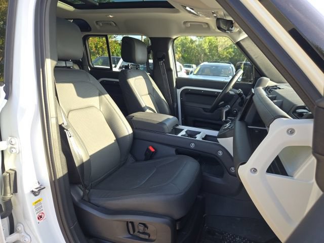 Used 2025 Land Rover Defender 110 S AWD/4WD image 12