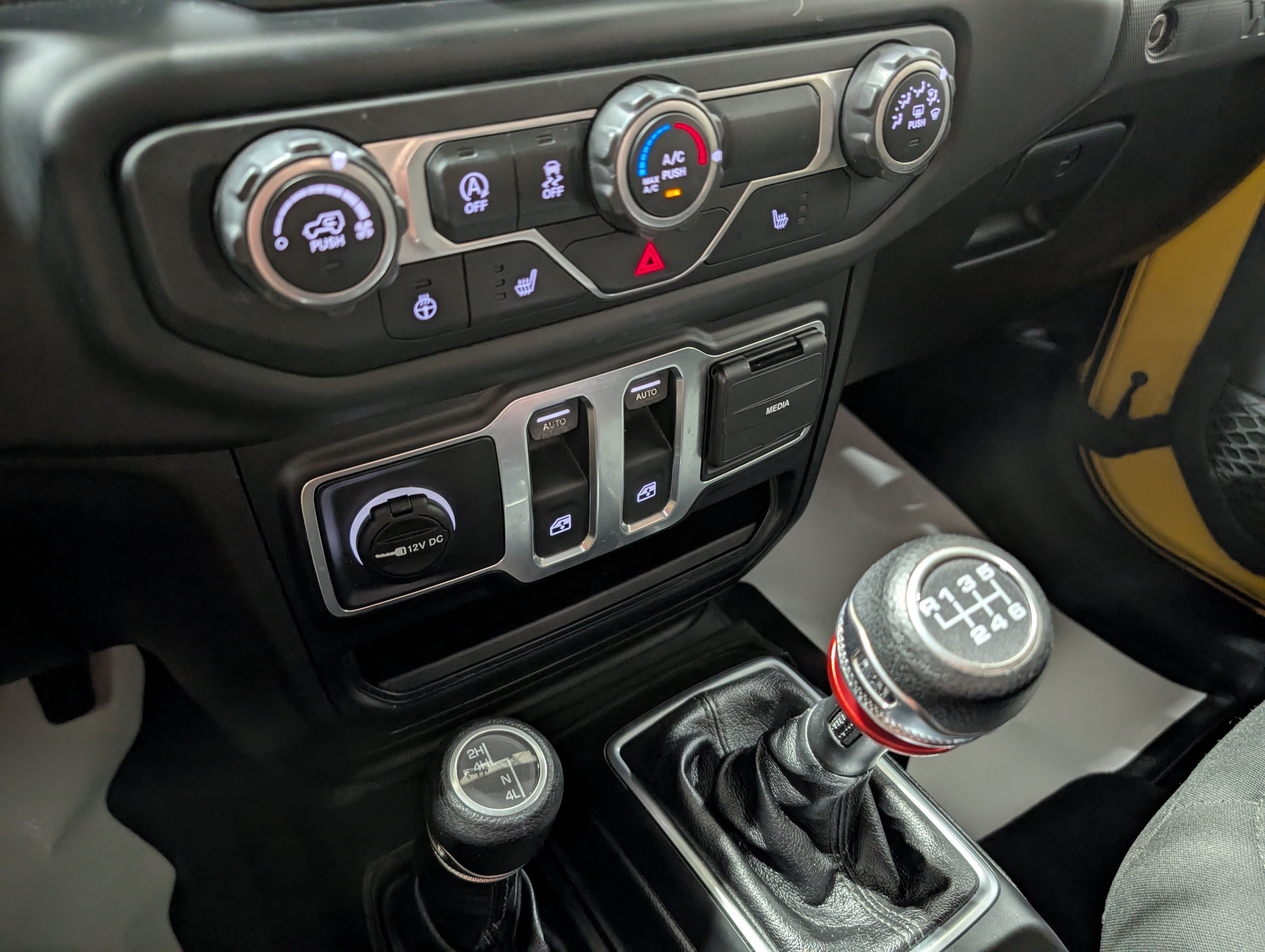 Used 2019 Jeep Wrangler Sport AWD/4WD image 22