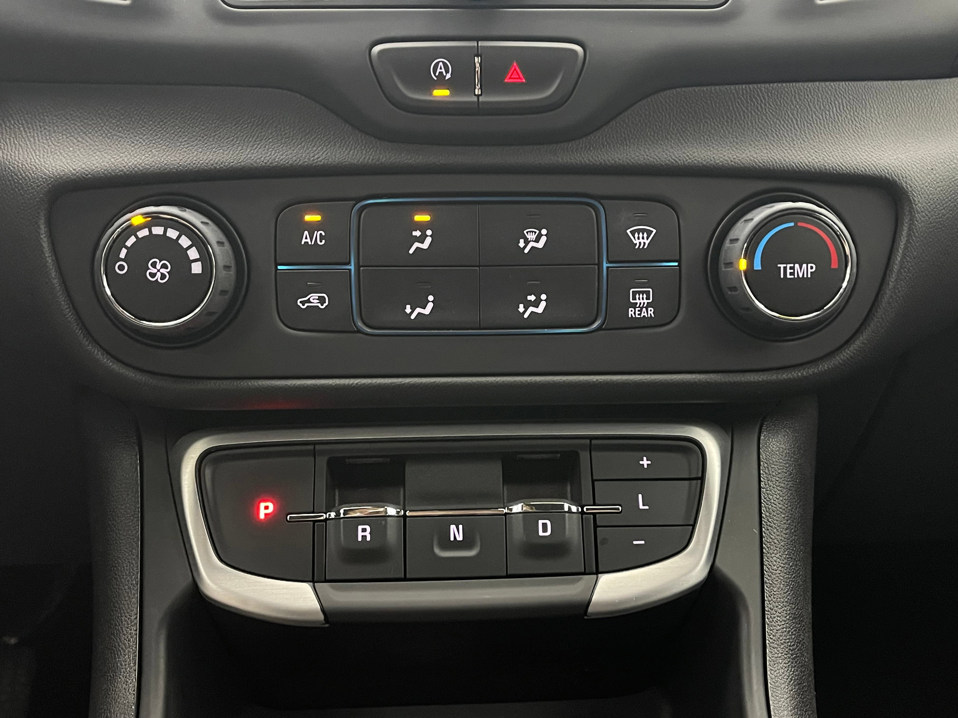 Used 2024 GMC Terrain SLE FWD image 23