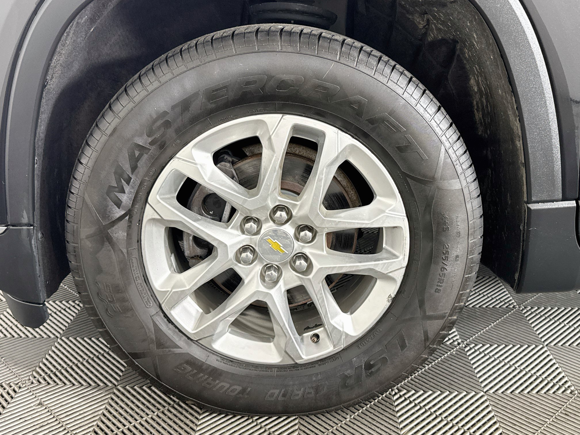 Used 2020 Chevrolet Traverse LT FWD image 36