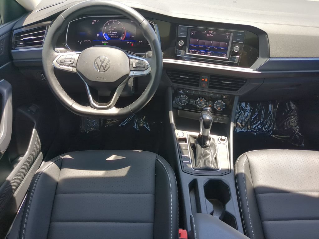 Certified 2024 Volkswagen Jetta SE w/ Panoramic Sunroof Package FWD image 14
