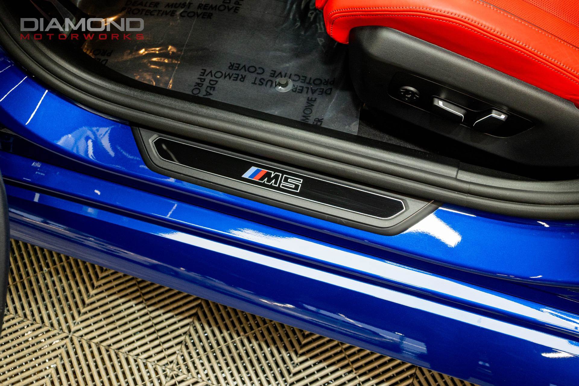 Used 2025 BMW M5 w/ Carbon Package image 85