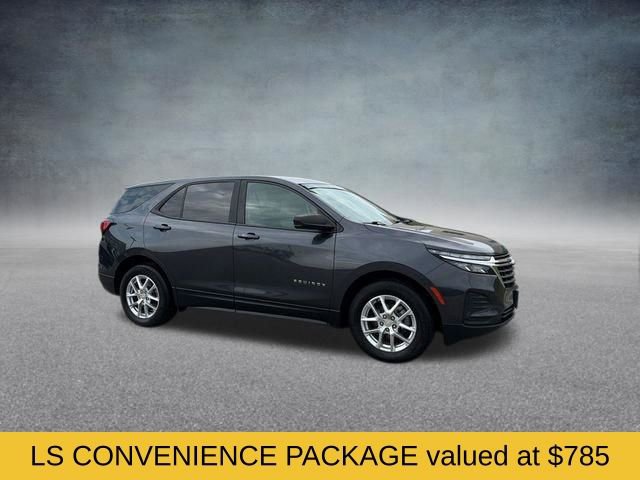 Used 2022 Chevrolet Equinox LS w/ LS Convenience Package FWD image 2