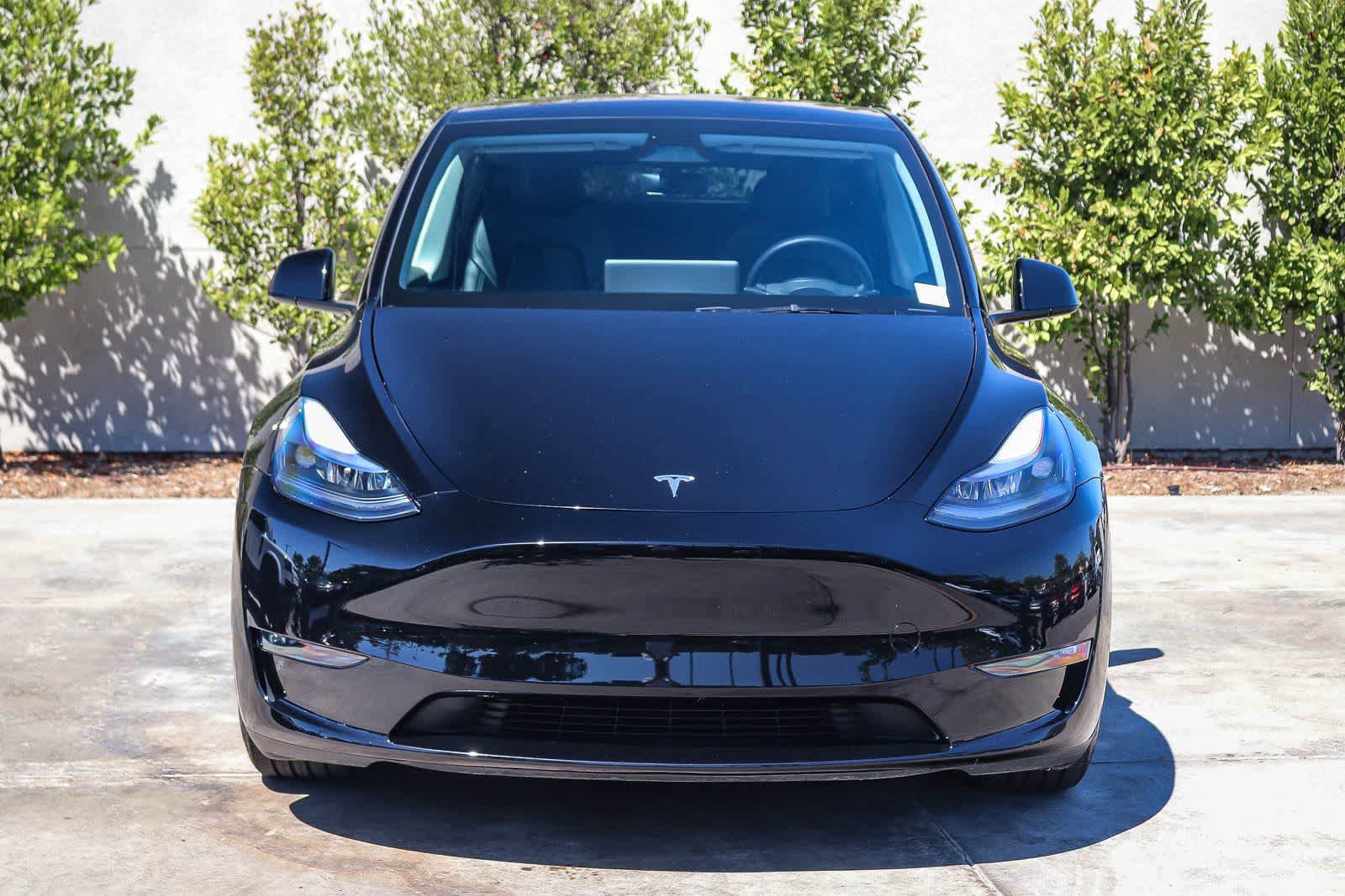 Used 2025 Tesla Model Y Performance AWD/4WD image 2