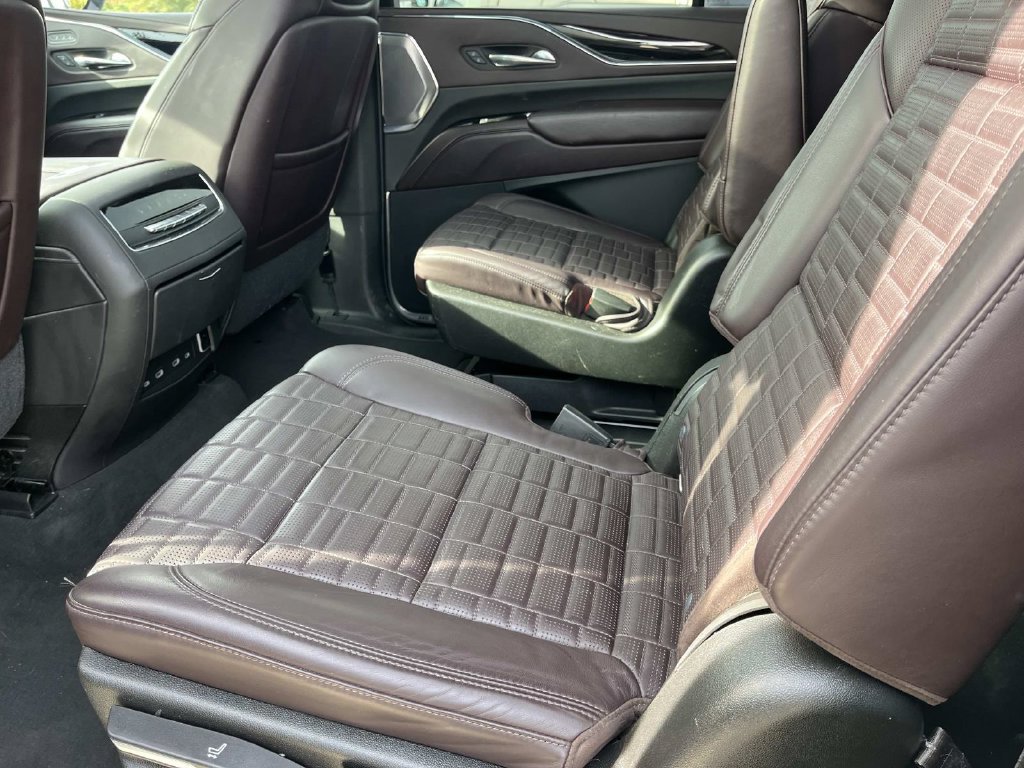 Used 2021 Cadillac Escalade ESV Sport Platinum AWD/4WD image 22