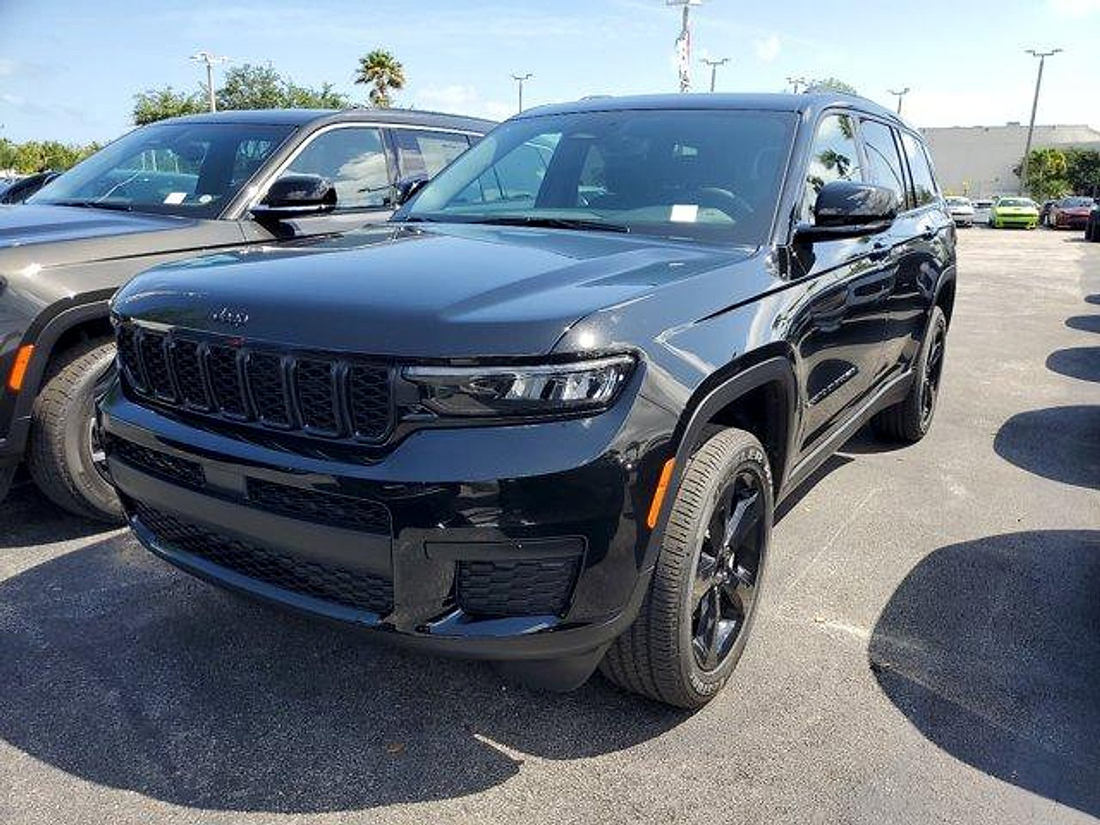 New 2024 Jeep Grand Cherokee L Altitude RWD image 2