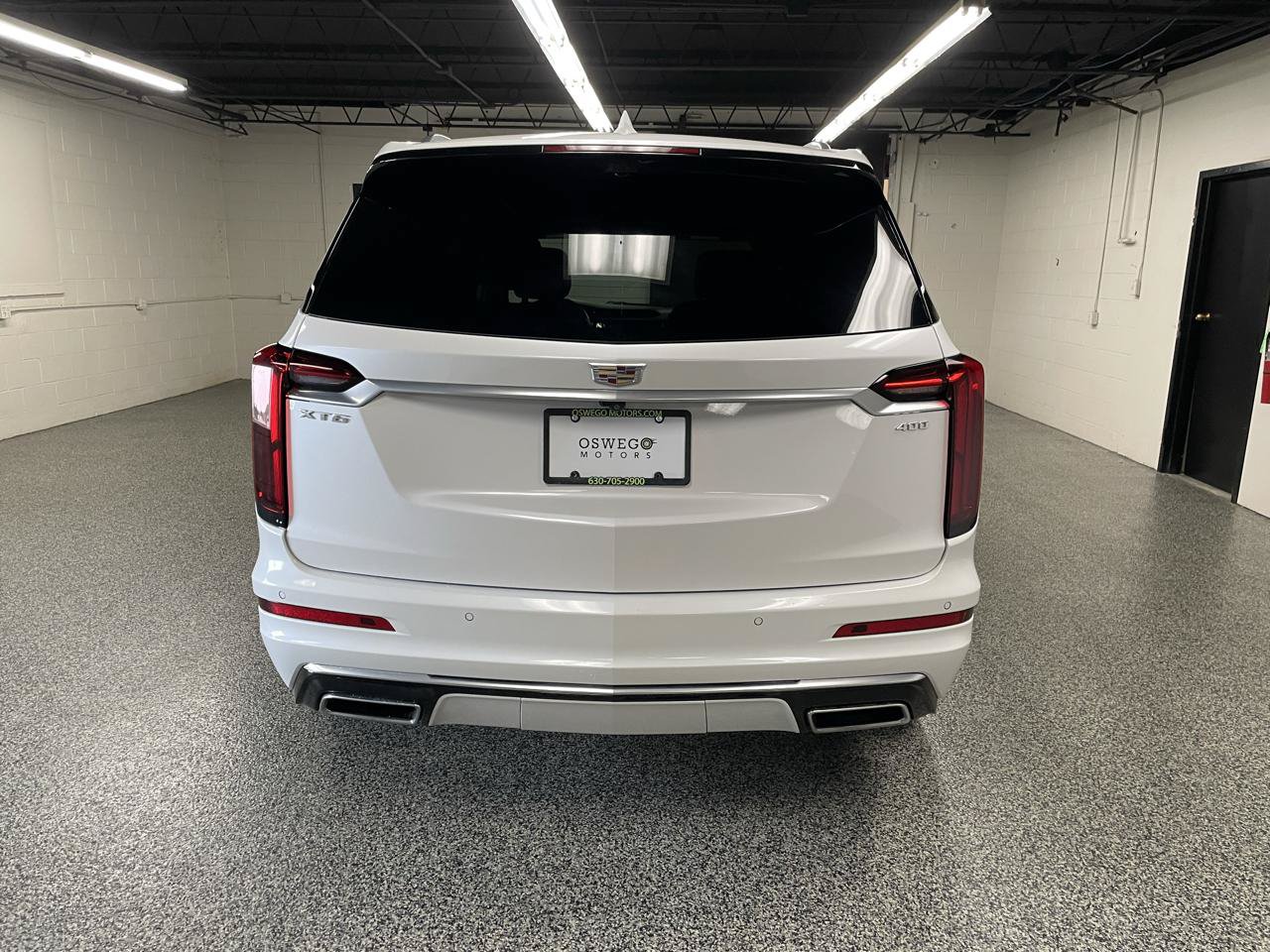 Used 2025 Cadillac XT6 Premium Luxury w/ Technology Package FWD image 7