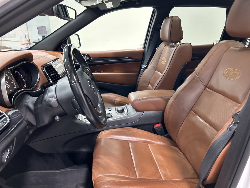 Used 2021 Jeep Grand Cherokee Overland AWD/4WD image 10