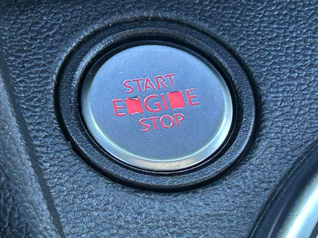 Used 2013 Volkswagen Beetle 2.5 image 42