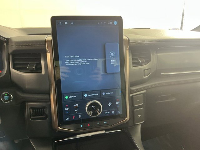 Used 2022 Ford F150 Lightning Lariat image 28