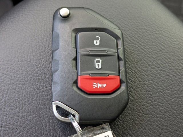 New 2025 Jeep Gladiator Mojave image 25