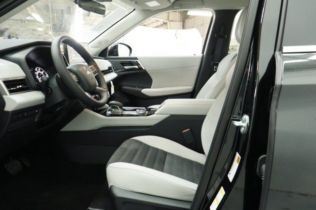 New 2026 Mitsubishi Outlander SE FWD image 6