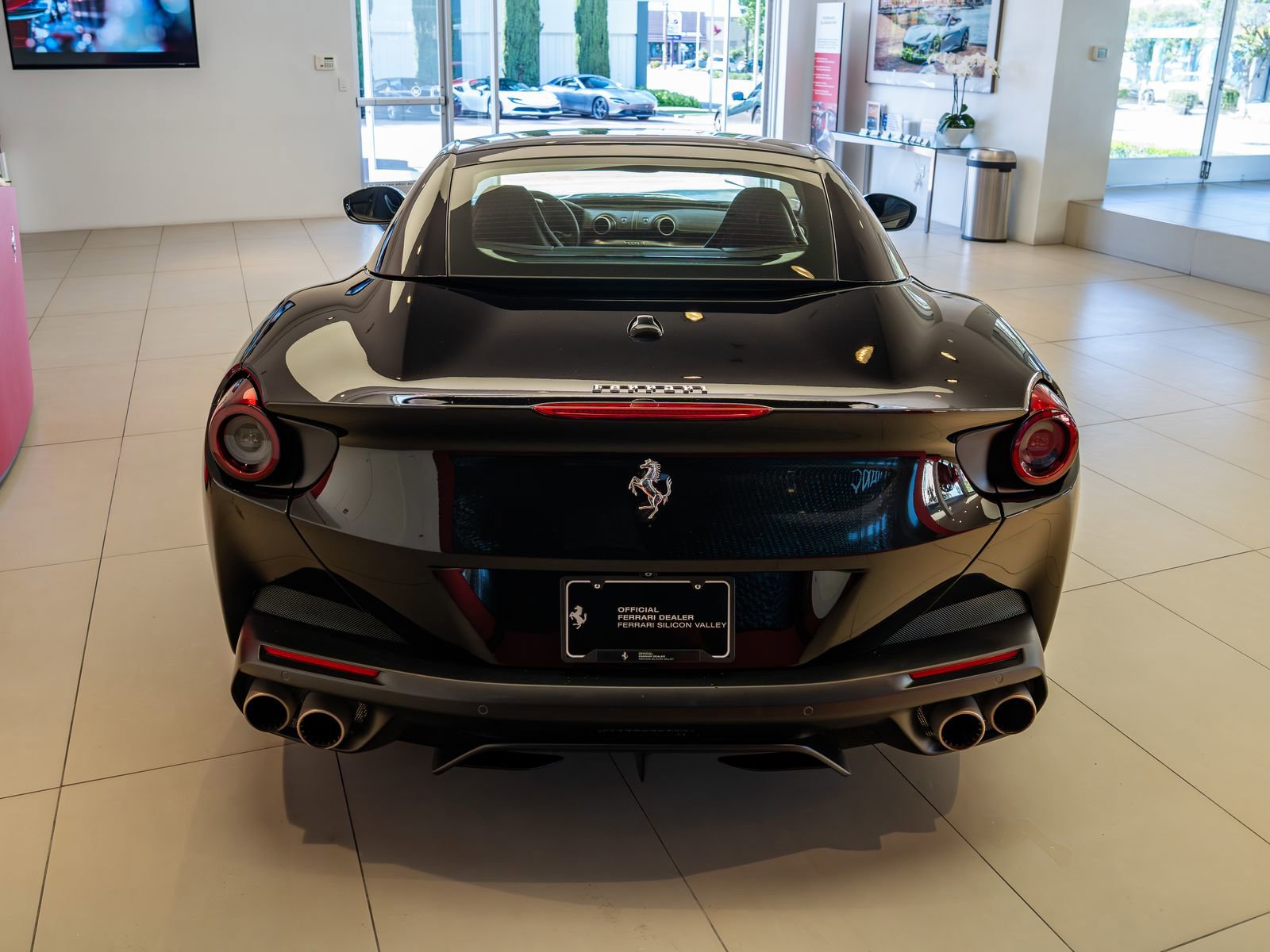 Used 2019 Ferrari Portofino RWD image 34