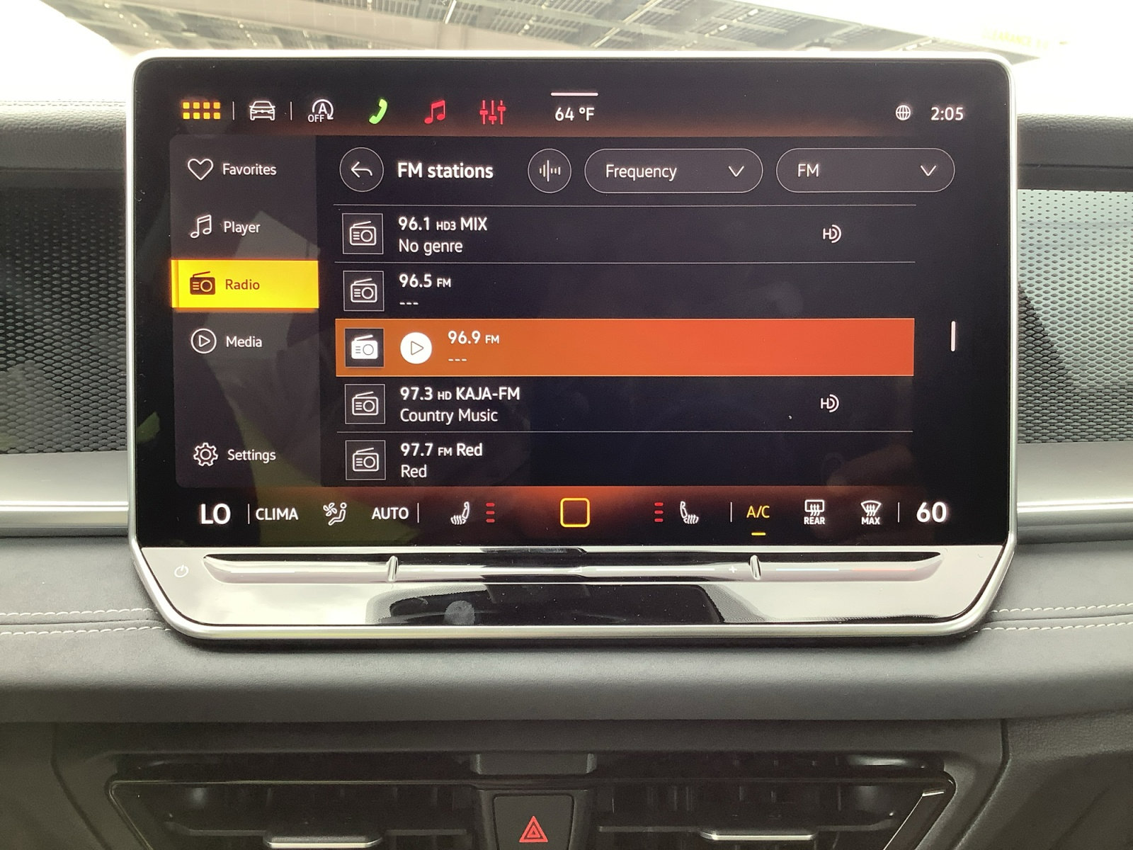 New 2026 Volkswagen Tiguan SE FWD image 16