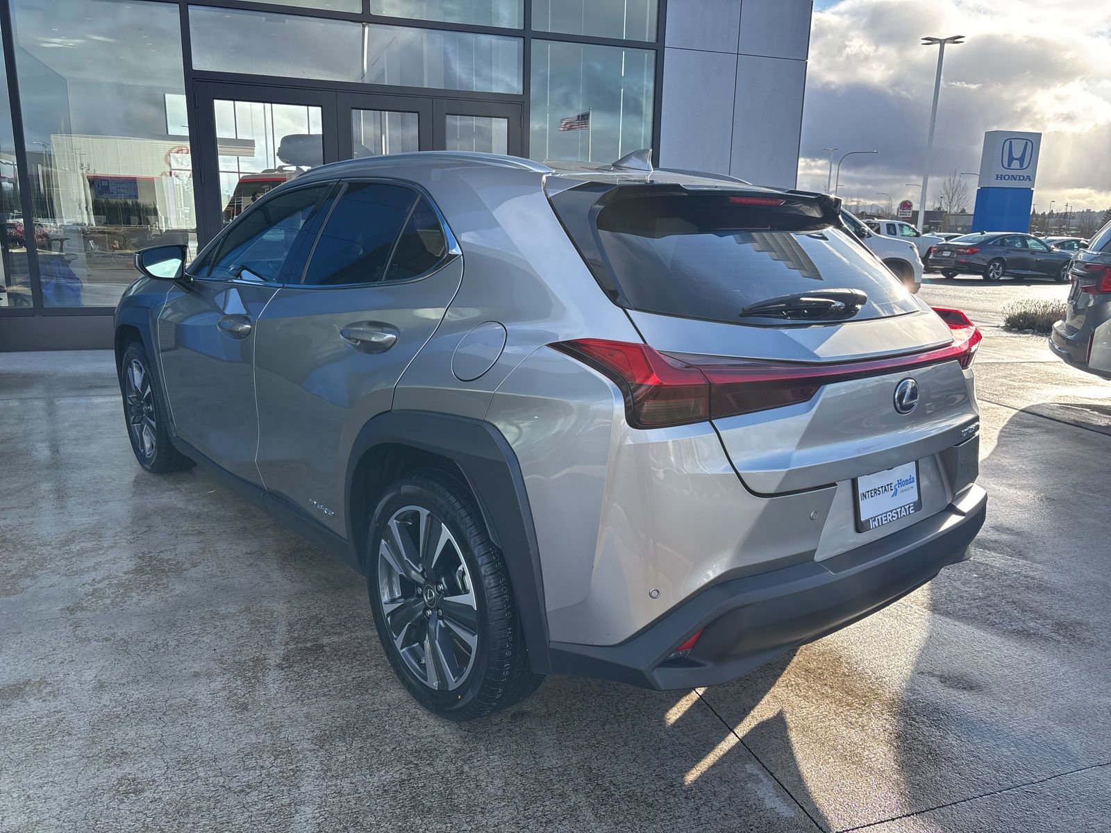 Used 2022 Lexus UX 250h w/ Accessory Package (Z2) image 7