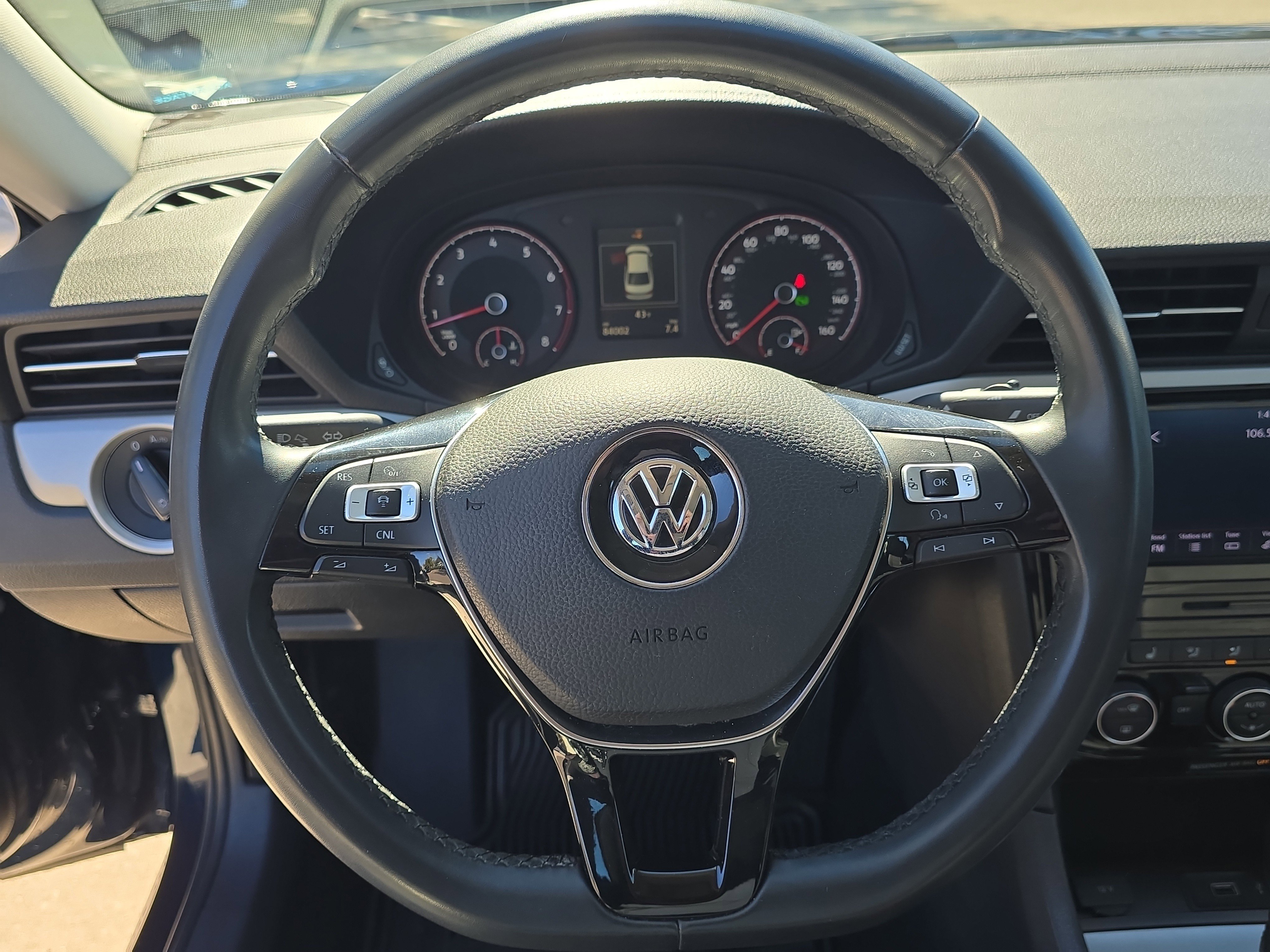 Used 2022 Volkswagen Passat 2.0T SE image 29