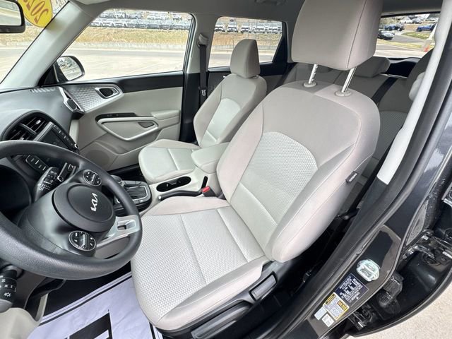 Certified 2025 Kia Soul LX w/ LX Technology Package image 14