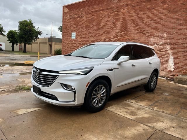 Used 2022 Buick Enclave Essence FWD image 3