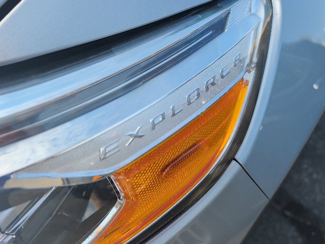 Used 2023 Ford Explorer XLT w/ Equipment Group 202A AWD/4WD image 14