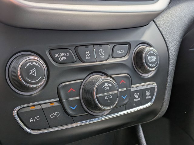 Used 2015 Jeep Cherokee Trailhawk w/ Comfort/Convenience Group image 9