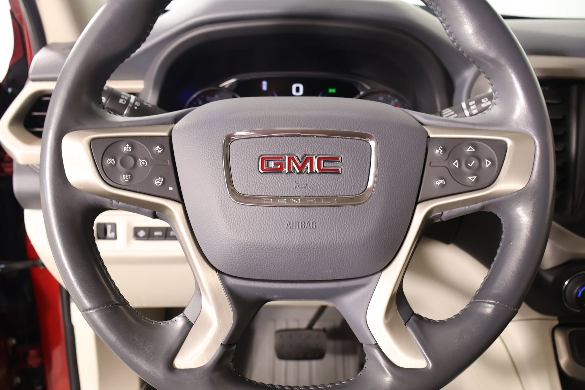 Used 2022 GMC Acadia Denali w/ Trailering Package FWD image 3