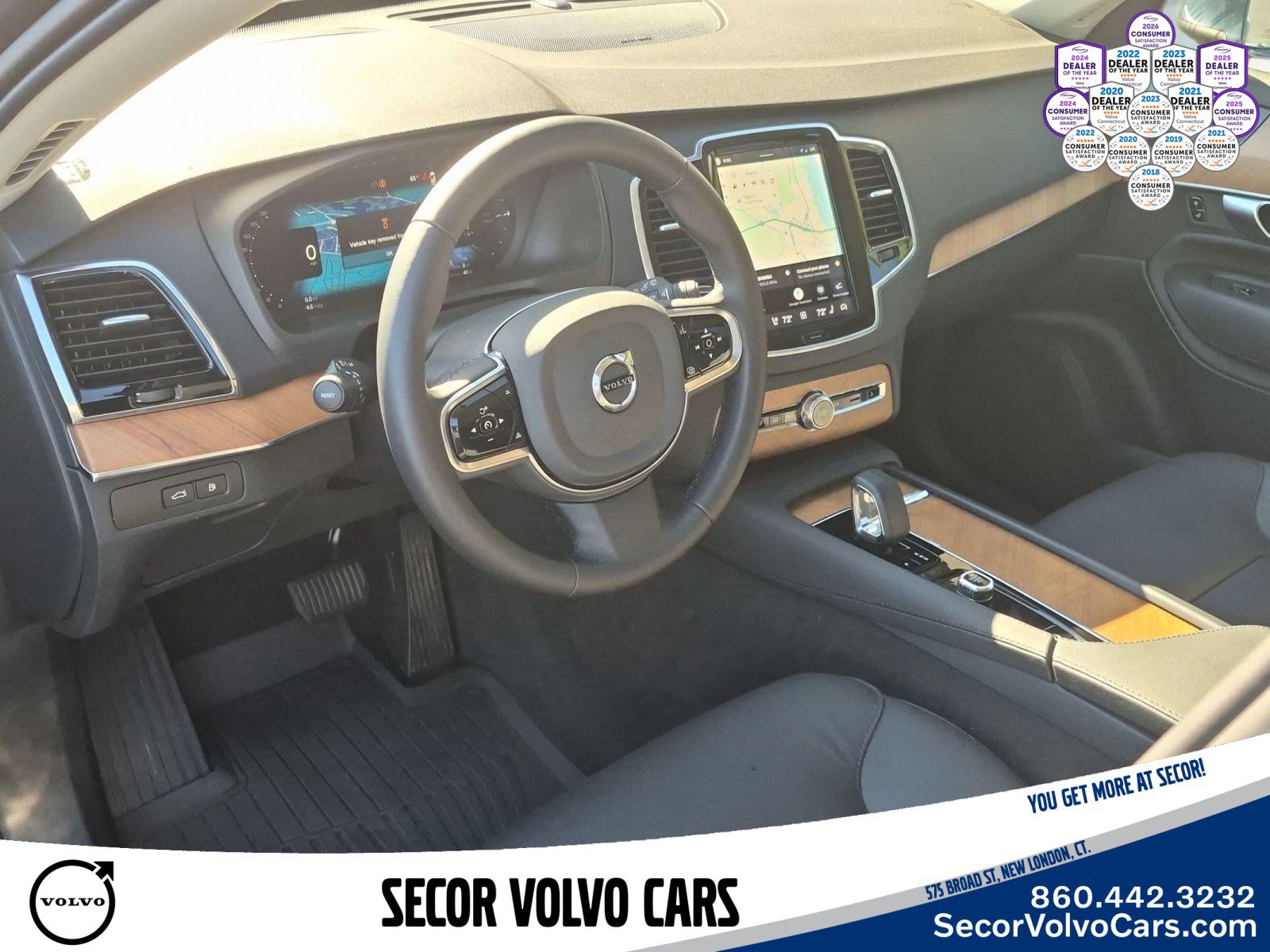 Used 2024 Volvo XC90 T8 Plus w/ Protection Package Premier AWD/4WD image 11