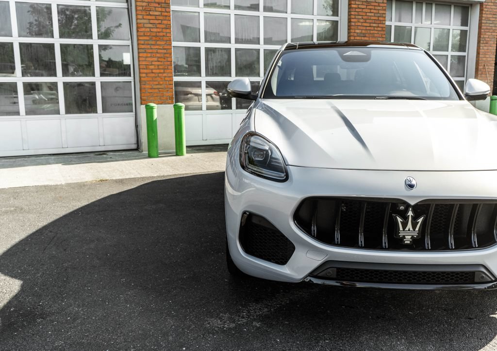 Used 2023 Maserati Grecale Modena AWD/4WD image 41