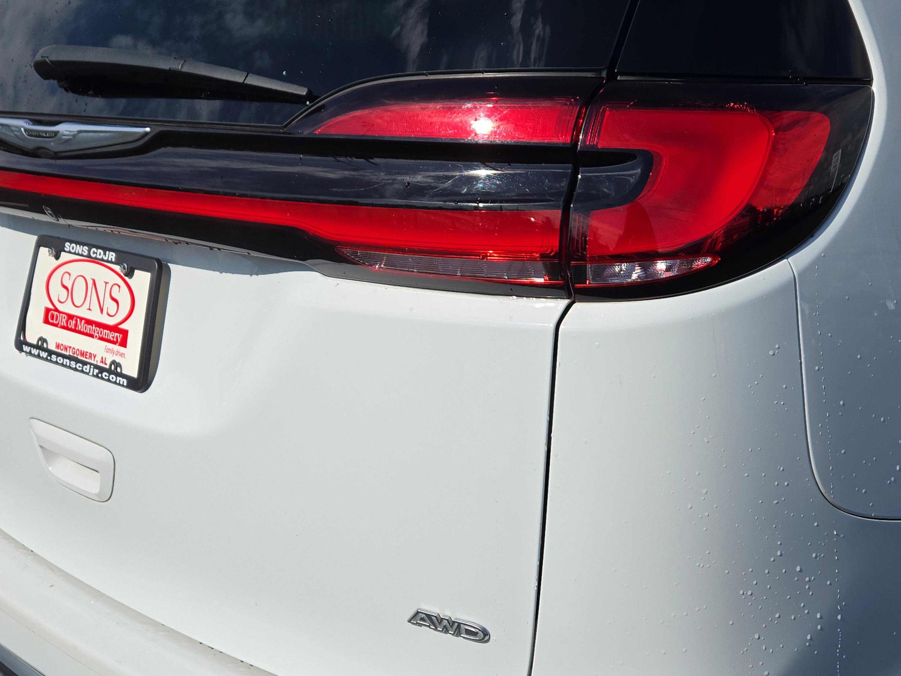 Used 2021 Chrysler Pacifica Pinnacle image 9