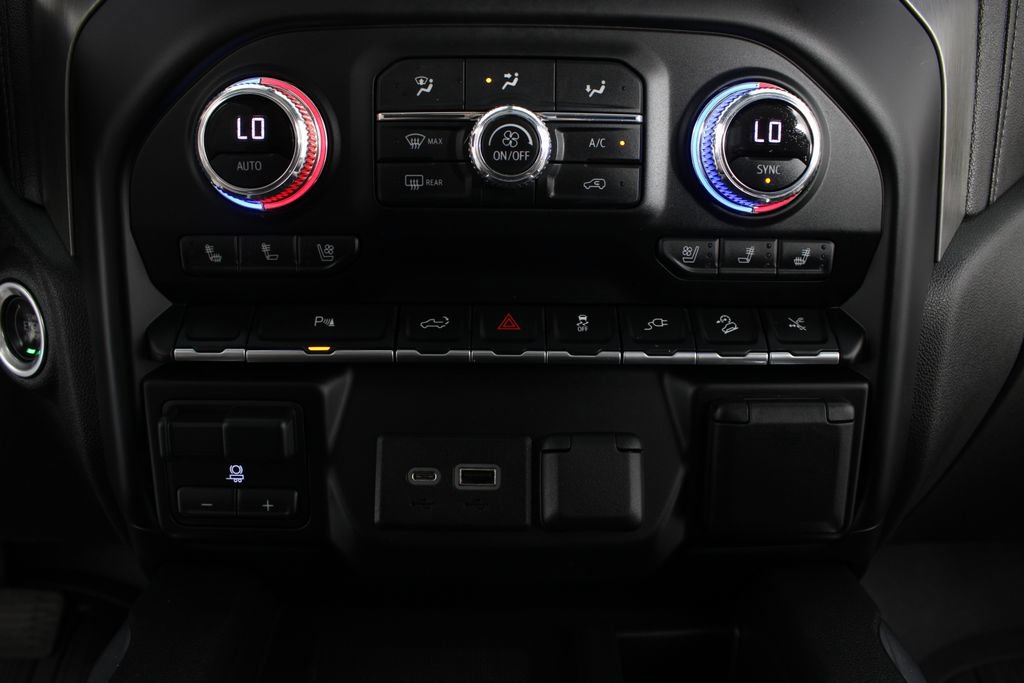 Used 2022 GMC Sierra 1500 Denali w/ Denali Premium Package AWD/4WD image 6