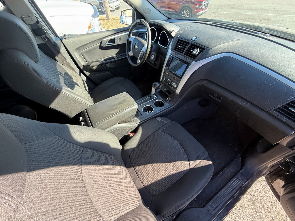 Used 2011 Chevrolet Traverse LT image 6