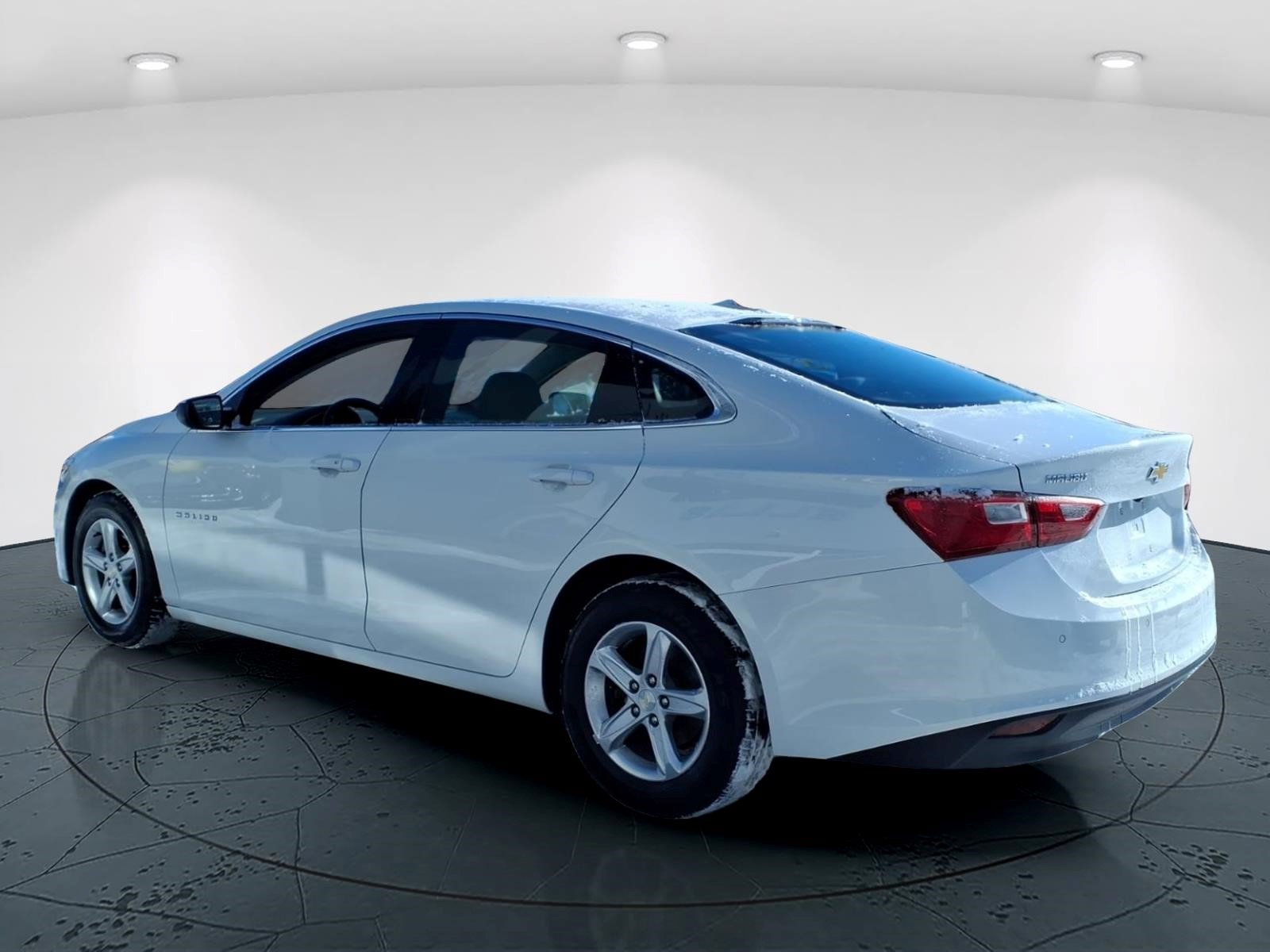 Used 2022 Chevrolet Malibu LS w/ Driver Confidence Package FWD image 4