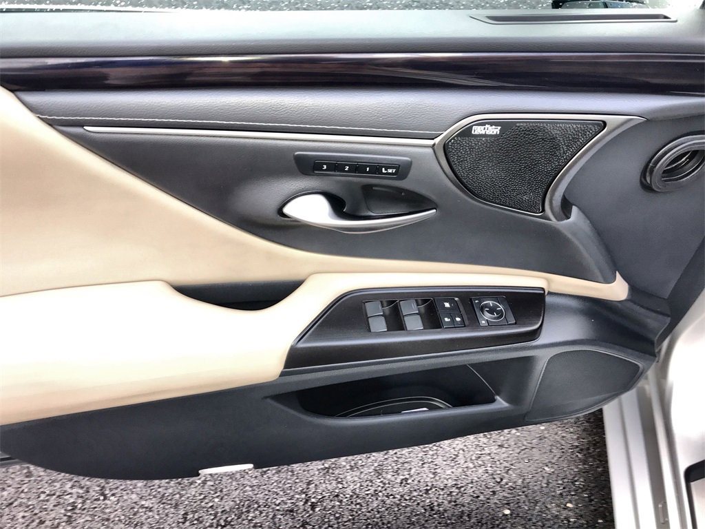 Used 2019 Lexus ES 350 image 13
